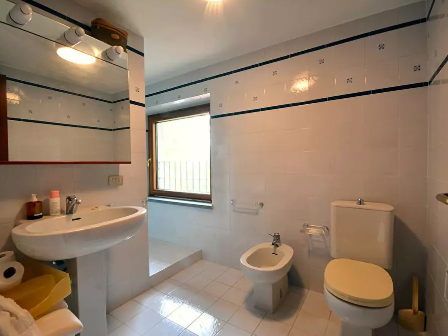 Immagine 22 di Villa in vendita  a Lucca