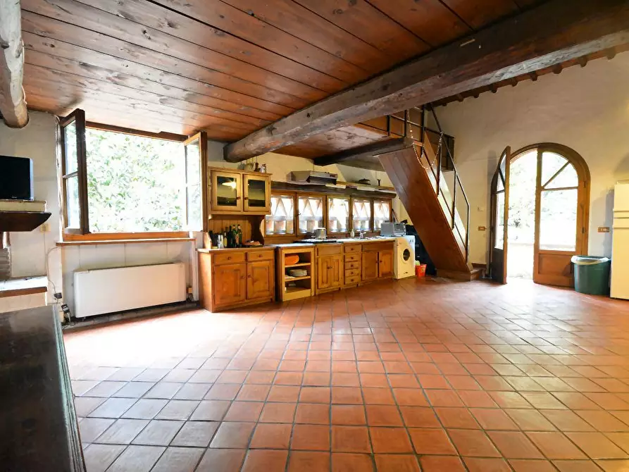 Immagine 36 di Villa in vendita  a Lucca