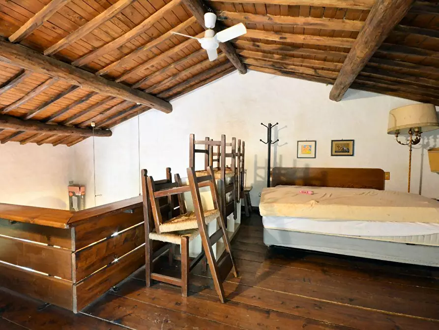 Immagine 35 di Villa in vendita  a Lucca