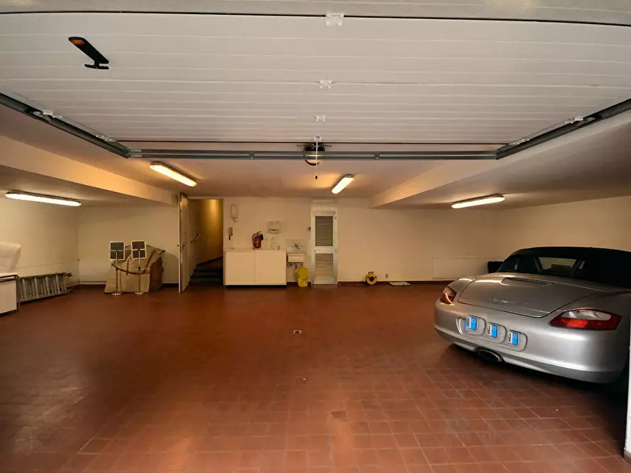 Immagine 32 di Villa in vendita  a Lucca