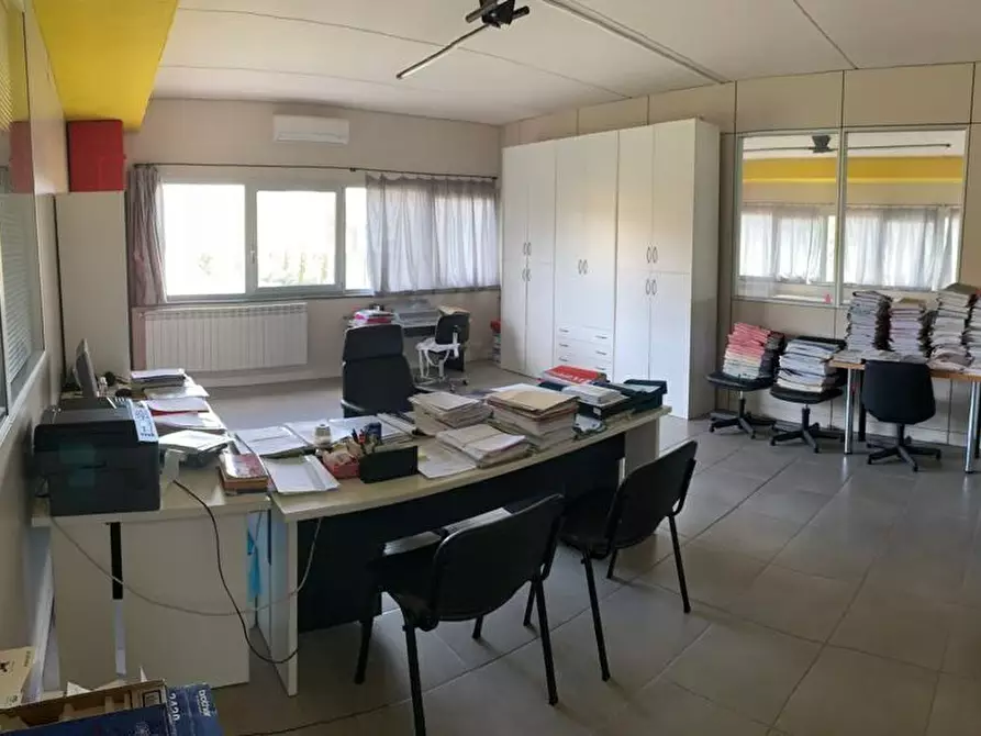 Immagine 2 di Ufficio in affitto  a Palaia