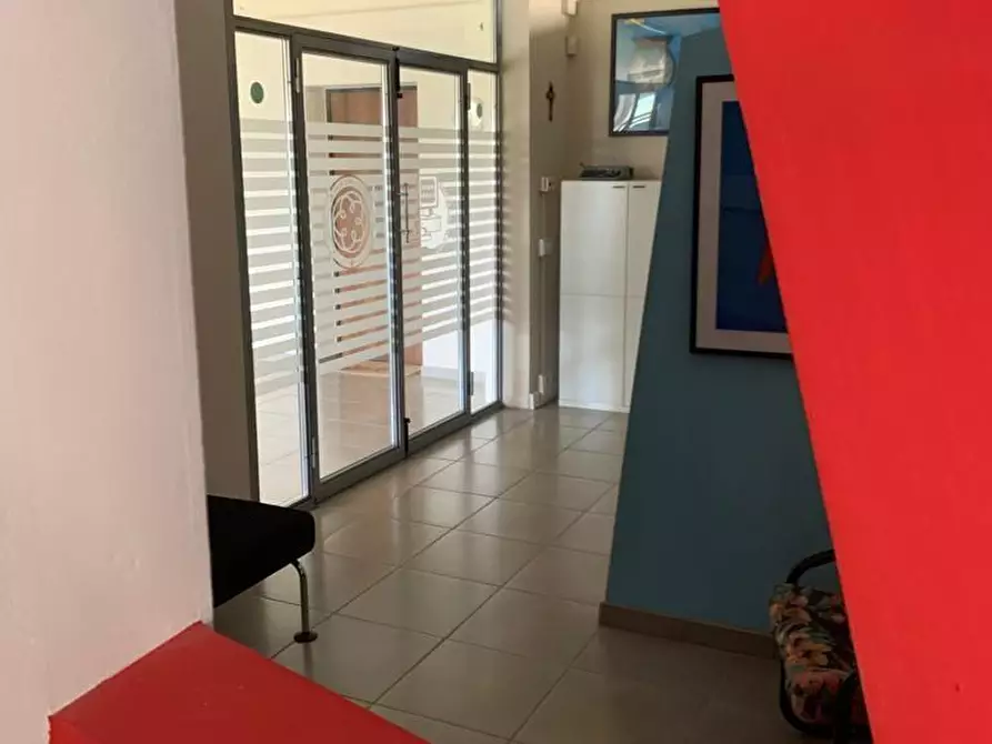 Immagine 12 di Ufficio in affitto  a Palaia