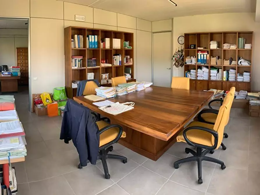 Immagine 3 di Ufficio in affitto  a Palaia