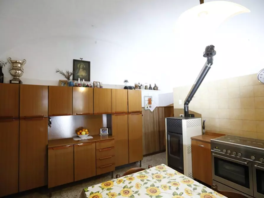 Immagine 12 di Casa colonica in vendita  a Collesalvetti