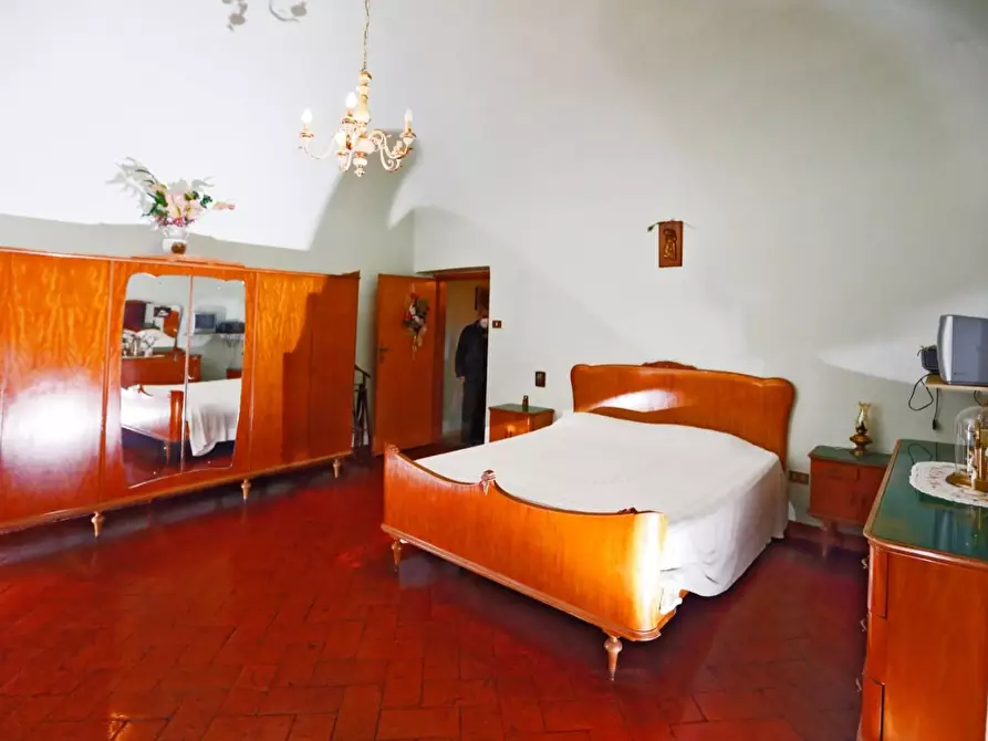 Immagine 25 di Casa colonica in vendita  a Collesalvetti