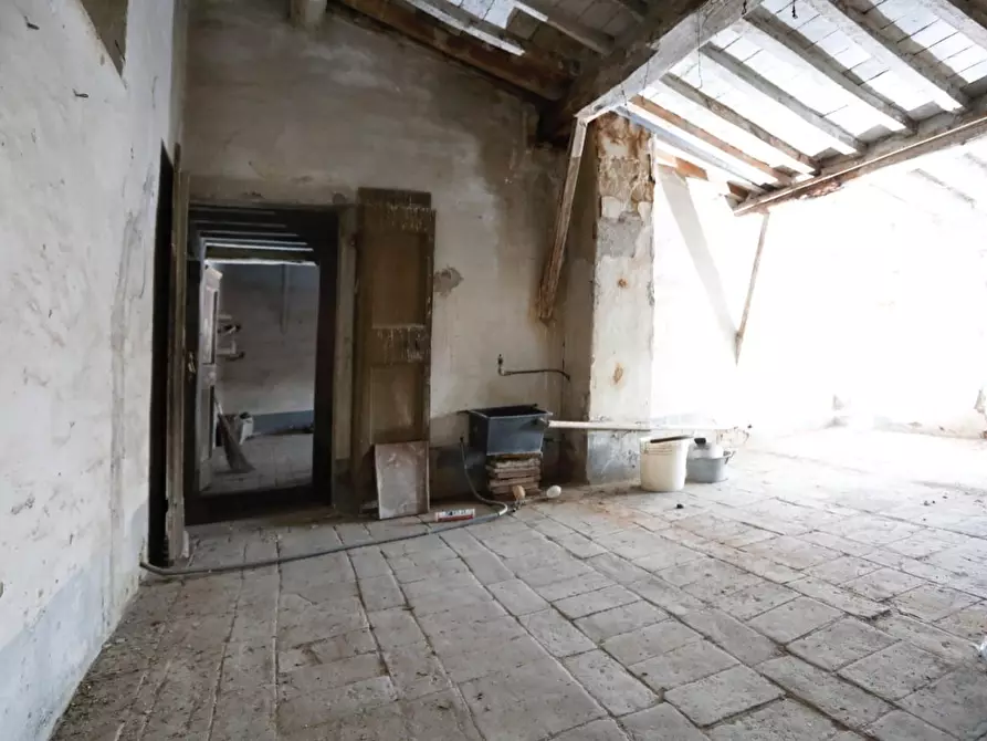 Immagine 42 di Casa colonica in vendita  a Collesalvetti