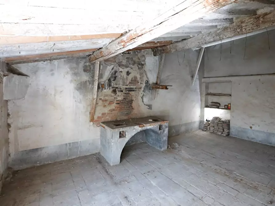 Immagine 45 di Casa colonica in vendita  a Collesalvetti