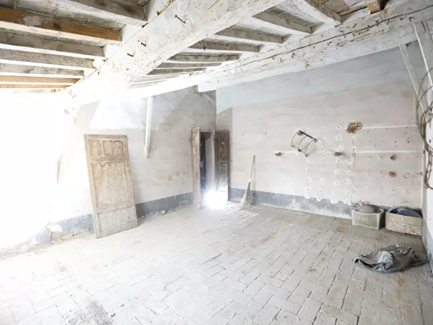 Immagine 39 di Casa colonica in vendita  a Collesalvetti