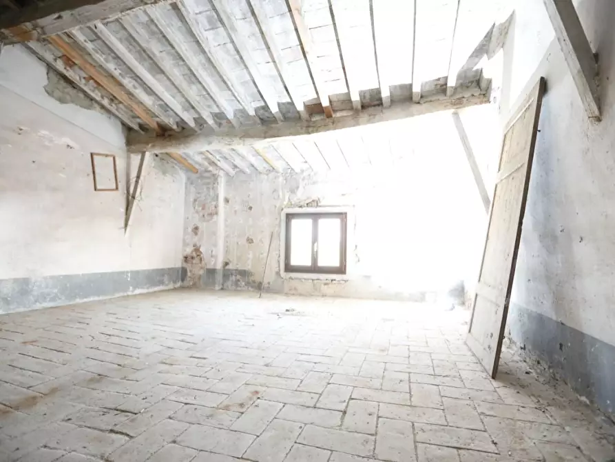 Immagine 40 di Casa colonica in vendita  a Collesalvetti