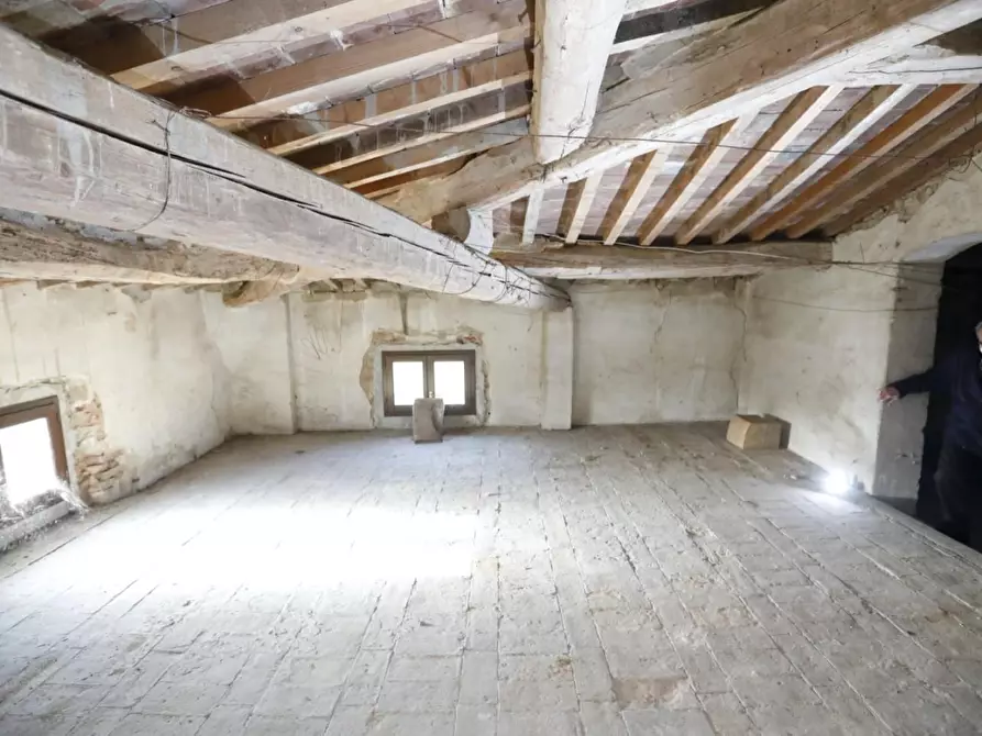 Immagine 38 di Casa colonica in vendita  a Collesalvetti