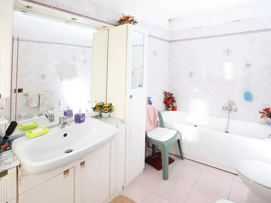 Immagine 18 di Casa colonica in vendita  a Collesalvetti