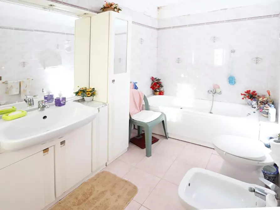 Immagine 23 di Casa colonica in vendita  a Collesalvetti