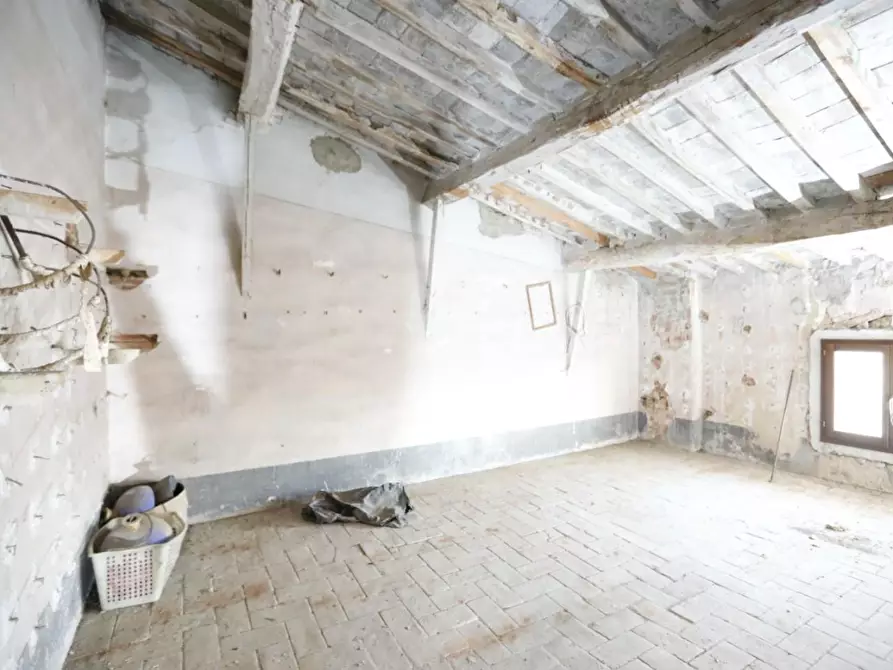 Immagine 41 di Casa colonica in vendita  a Collesalvetti