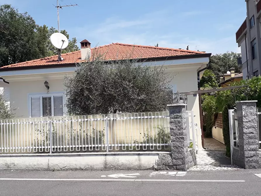 Immagine 1 di Casa indipendente in vendita  a Carrara