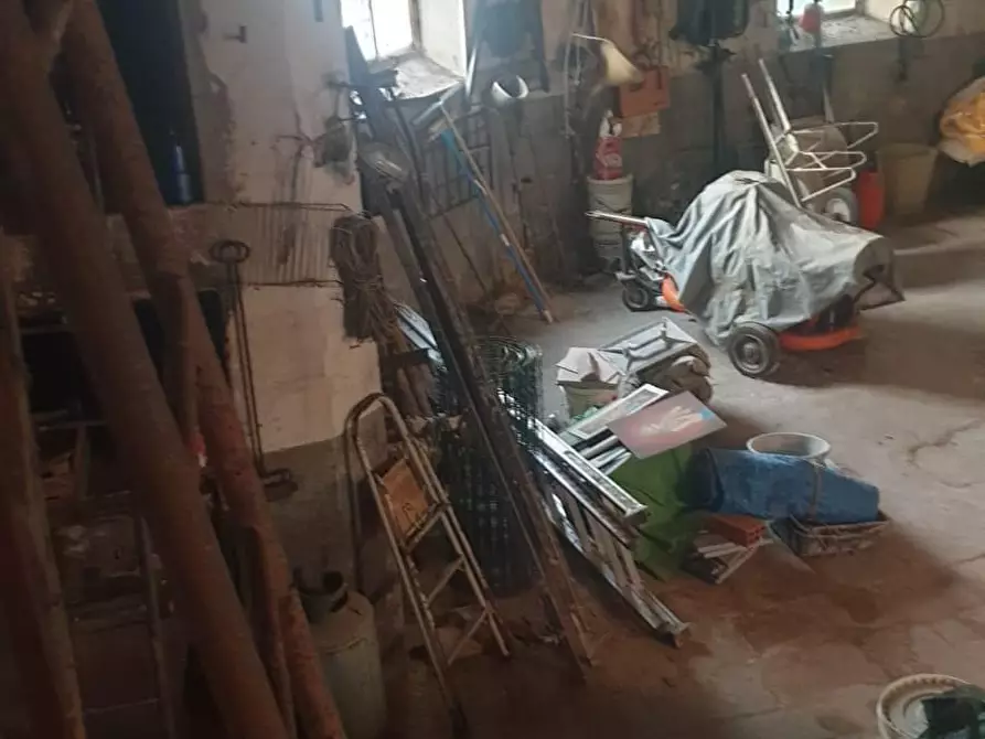 Immagine 4 di Deposito in vendita  a Buti