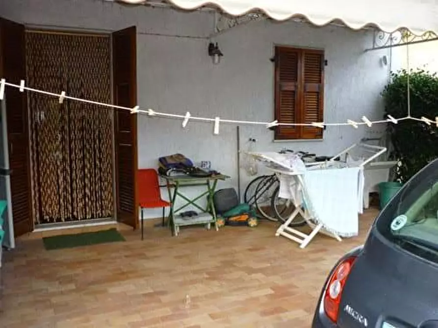 Immagine 2 di Casa semindipendente in vendita  a Carrara