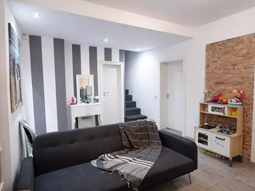 Immagine 3 di Casa semindipendente in vendita  a Carrara