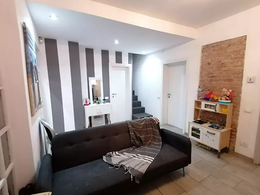 Immagine 4 di Casa semindipendente in vendita  a Carrara