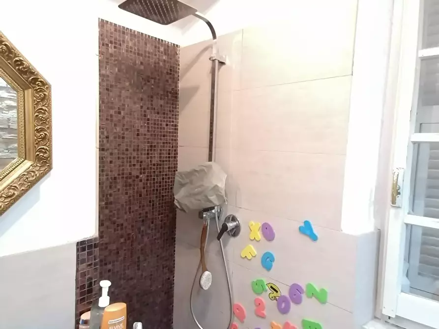 Immagine 10 di Casa semindipendente in vendita  a Carrara