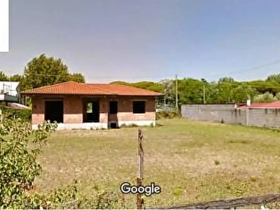 Immagine 2 di Casa indipendente in vendita  a Massa