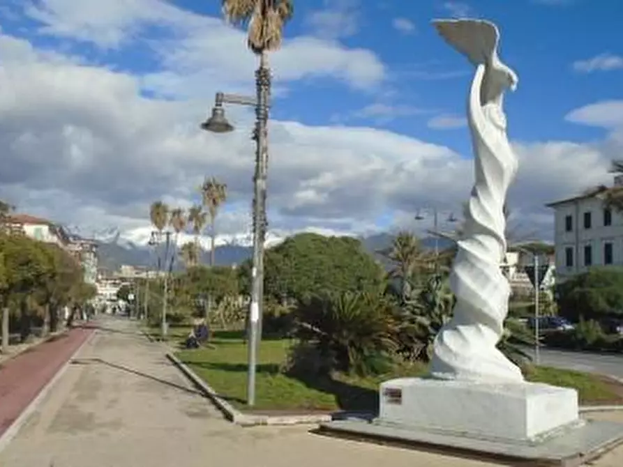 Immagine 11 di Casa indipendente in vendita  a Massa