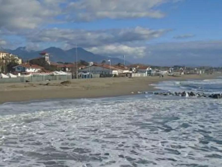 Immagine 12 di Casa indipendente in vendita  a Massa