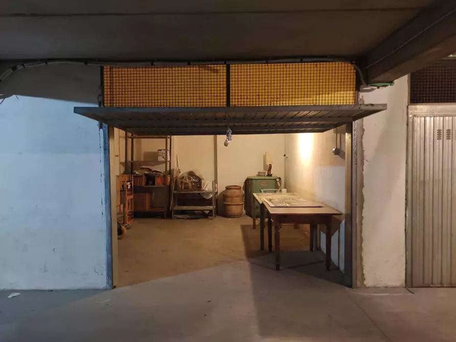 Immagine 1 di Garage in vendita  a Grosseto