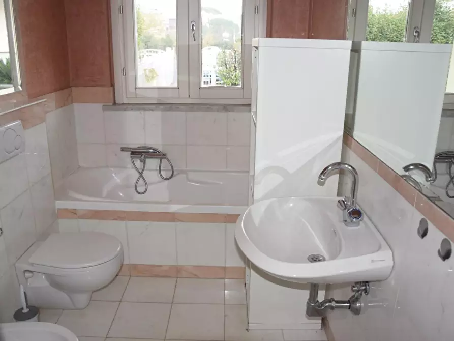 Immagine 8 di Porzione di casa in vendita  a Carrara