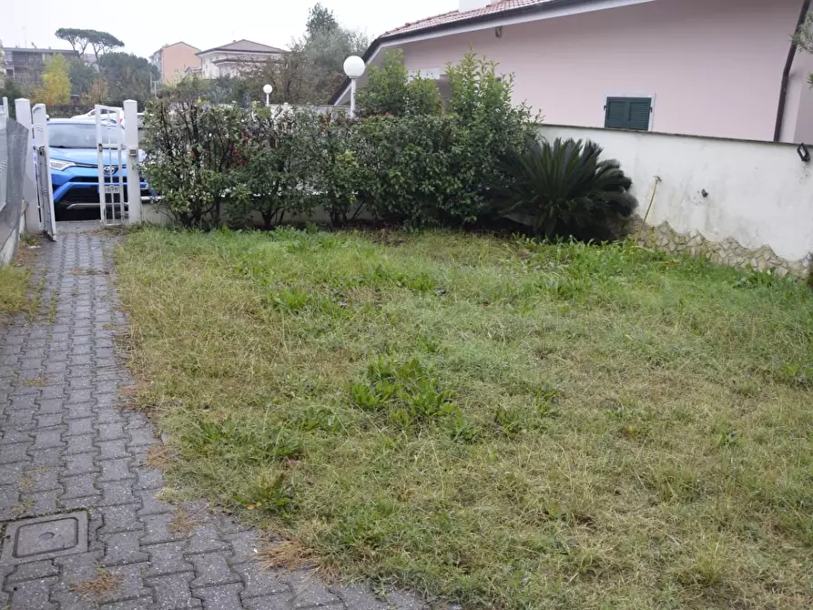 Immagine 14 di Porzione di casa in vendita  a Carrara