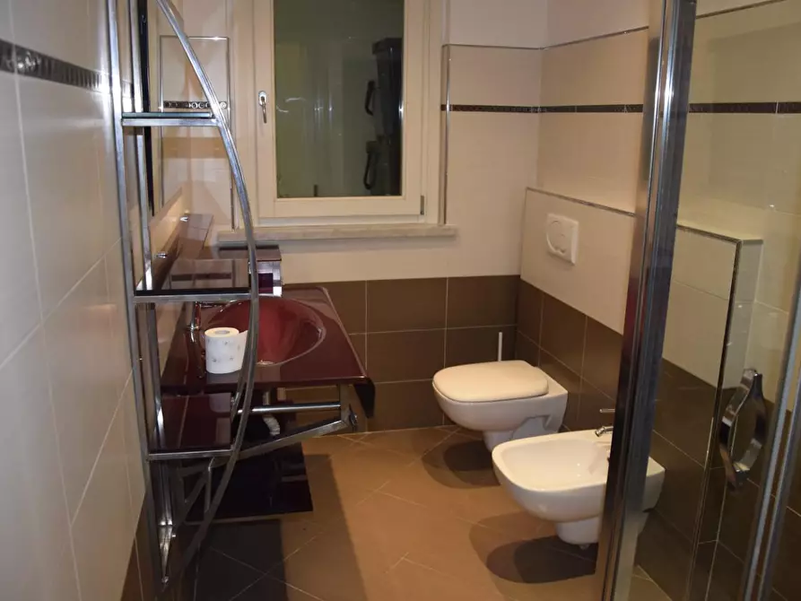 Immagine 10 di Porzione di casa in vendita  a Carrara