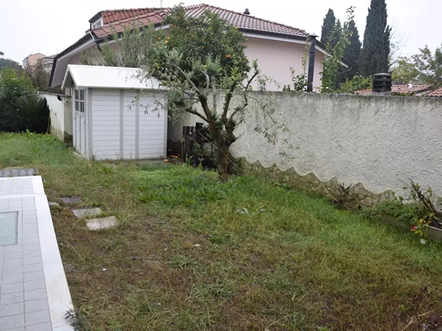 Immagine 15 di Porzione di casa in vendita  a Carrara