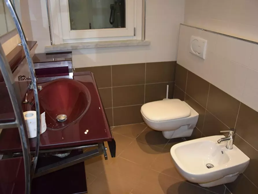 Immagine 11 di Porzione di casa in vendita  a Carrara