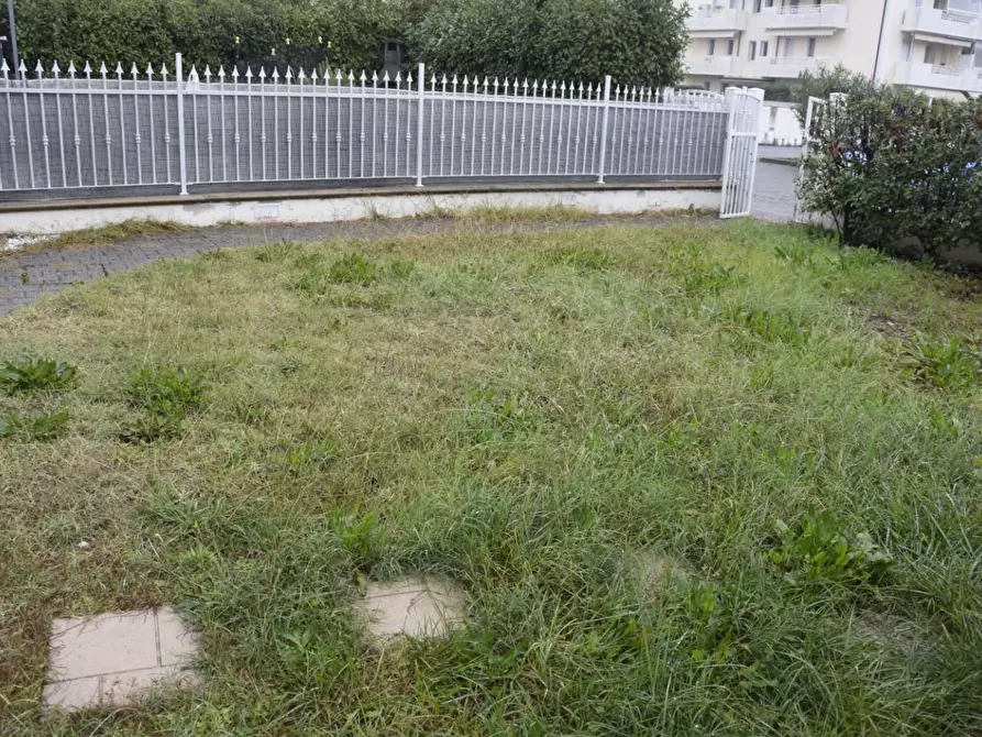 Immagine 17 di Porzione di casa in vendita  a Carrara