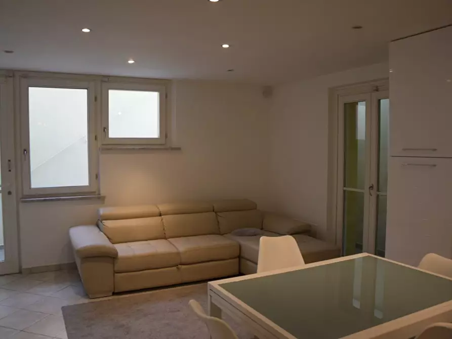 Immagine 2 di Porzione di casa in vendita  a Carrara