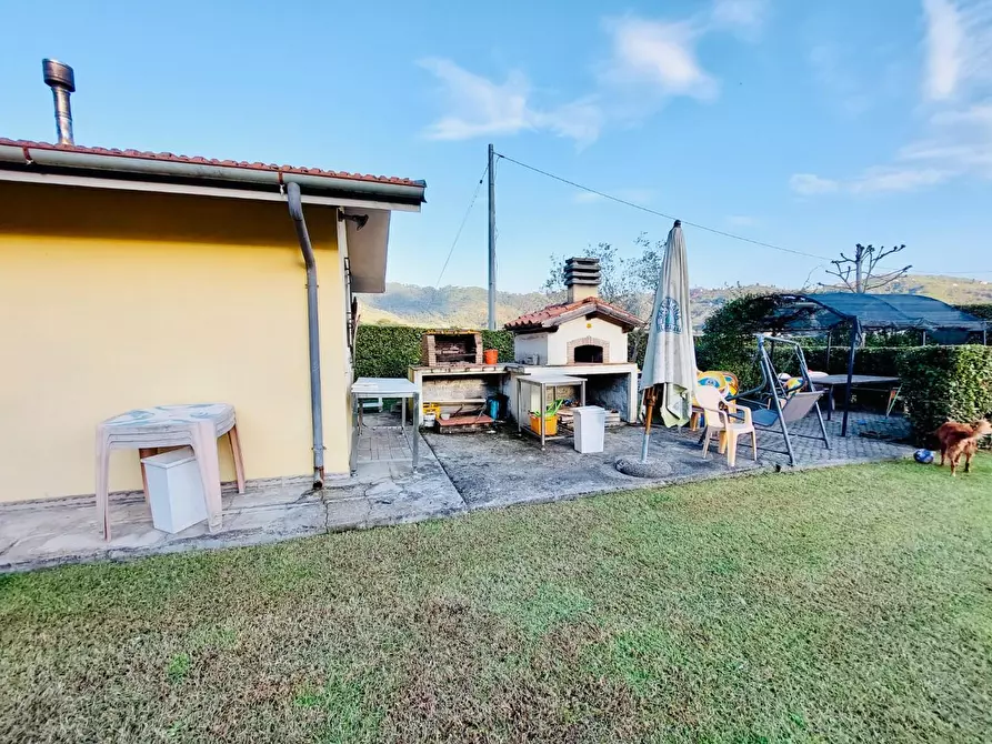 Immagine 3 di Villa in vendita  a Massarosa