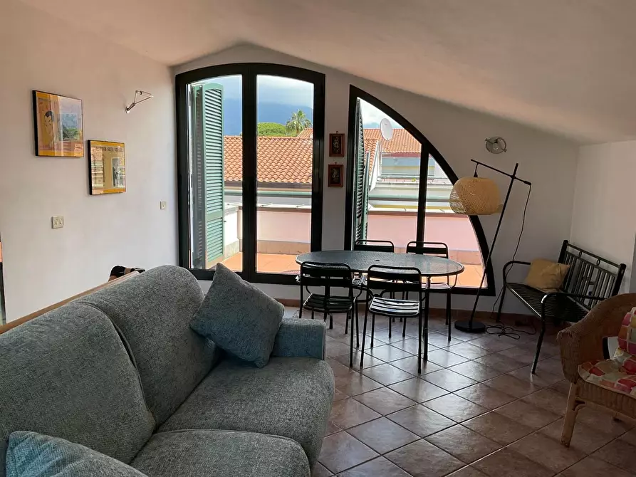 Immagine 17 di Appartamento in affitto  a Massa