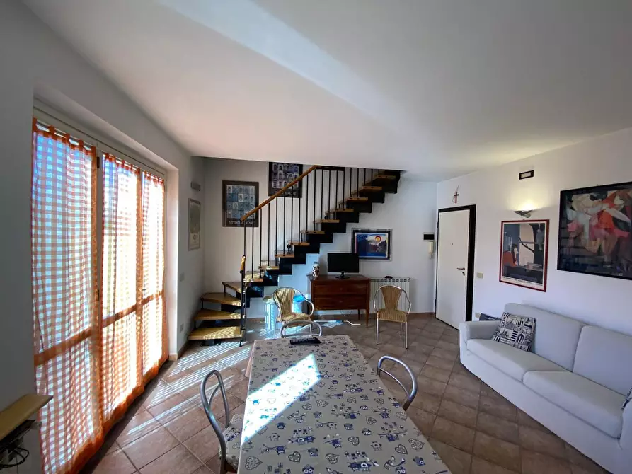 Immagine 5 di Appartamento in affitto  a Massa