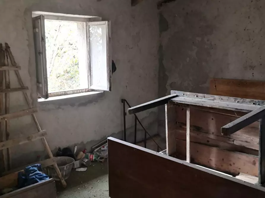 Immagine 11 di Casa semindipendente in vendita  a Montignoso