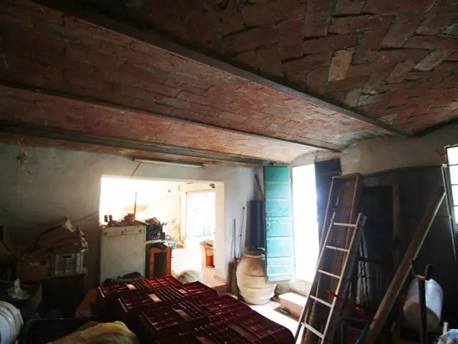 Immagine 10 di Casa colonica in vendita  a Vinci