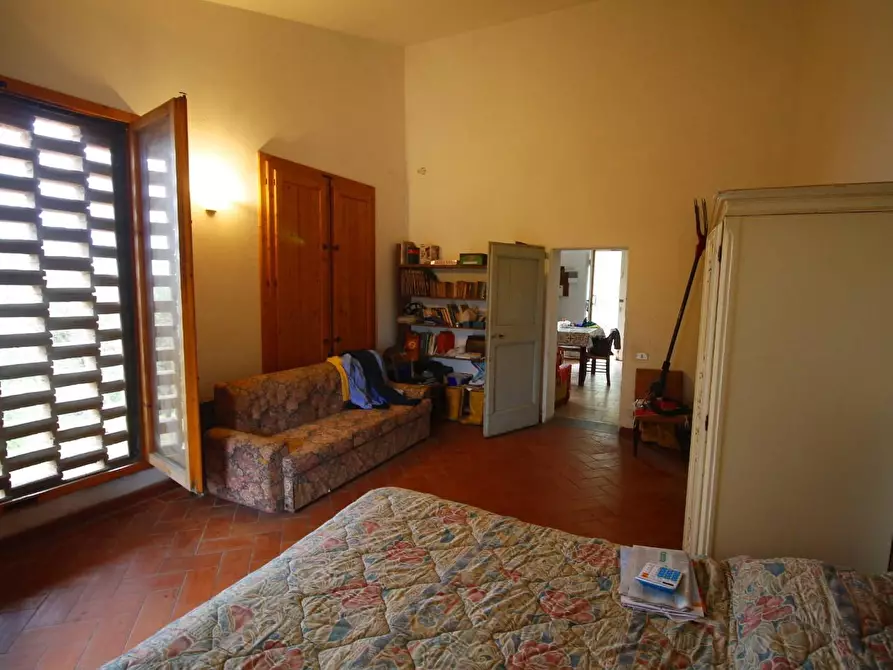 Immagine 3 di Casa colonica in vendita  a Vinci