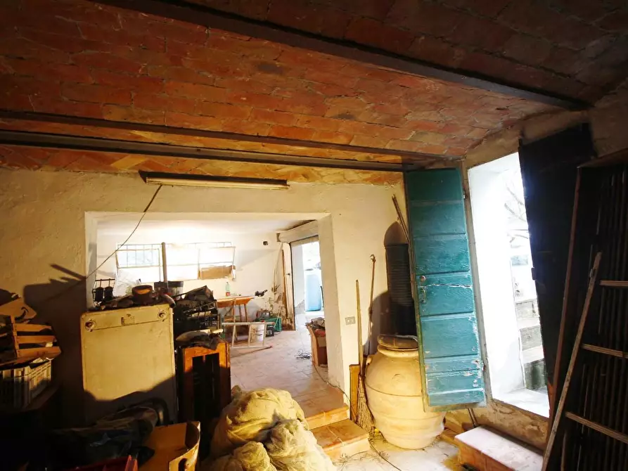 Immagine 9 di Casa colonica in vendita  a Vinci