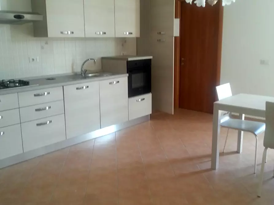 Immagine 2 di Appartamento in vendita  a Cecina