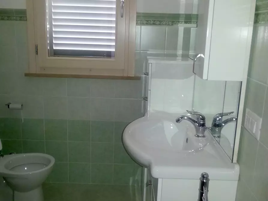 Immagine 11 di Appartamento in vendita  a Cecina