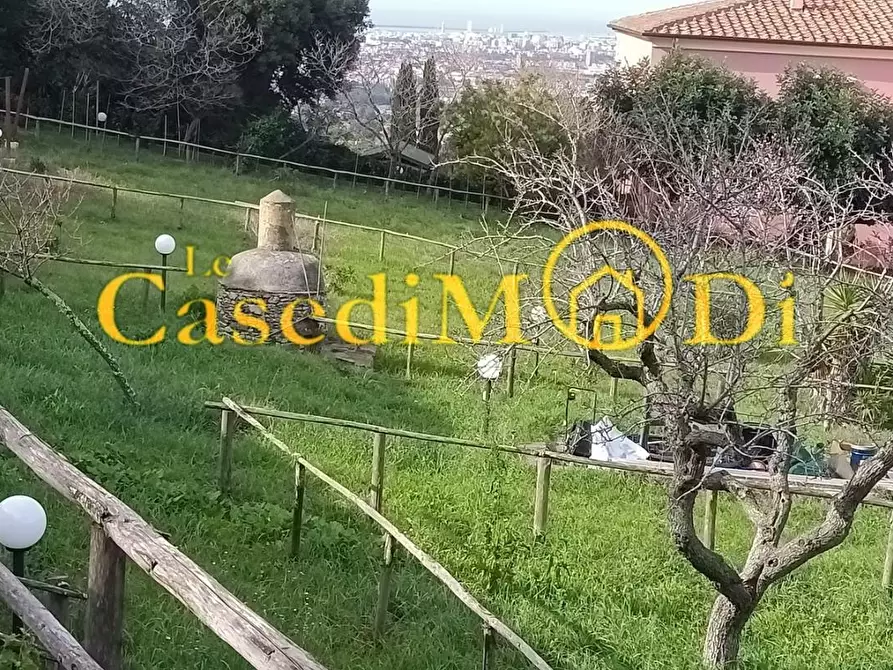 Immagine 1 di Terreno agricolo in vendita  a Livorno