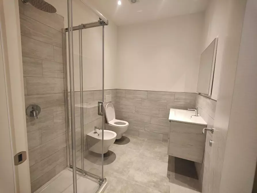 Immagine 17 di Appartamento in vendita  a Carrara