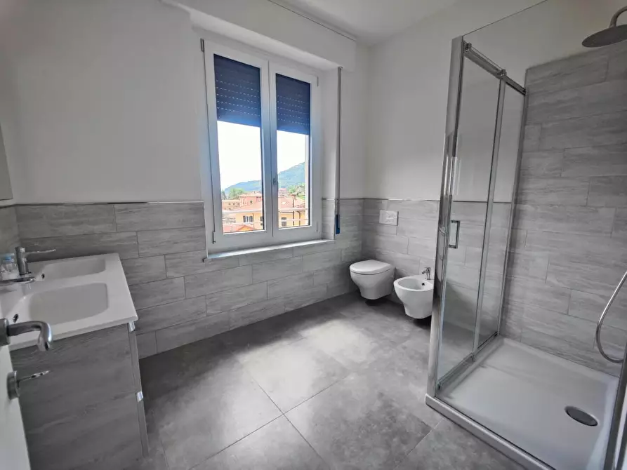 Immagine 20 di Appartamento in vendita  a Carrara