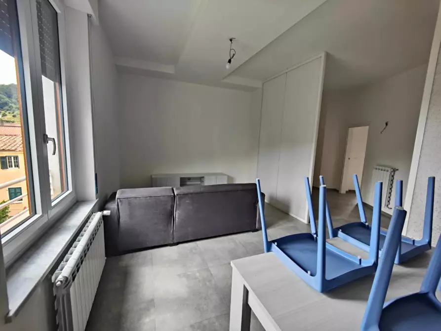 Immagine 10 di Appartamento in vendita  a Carrara