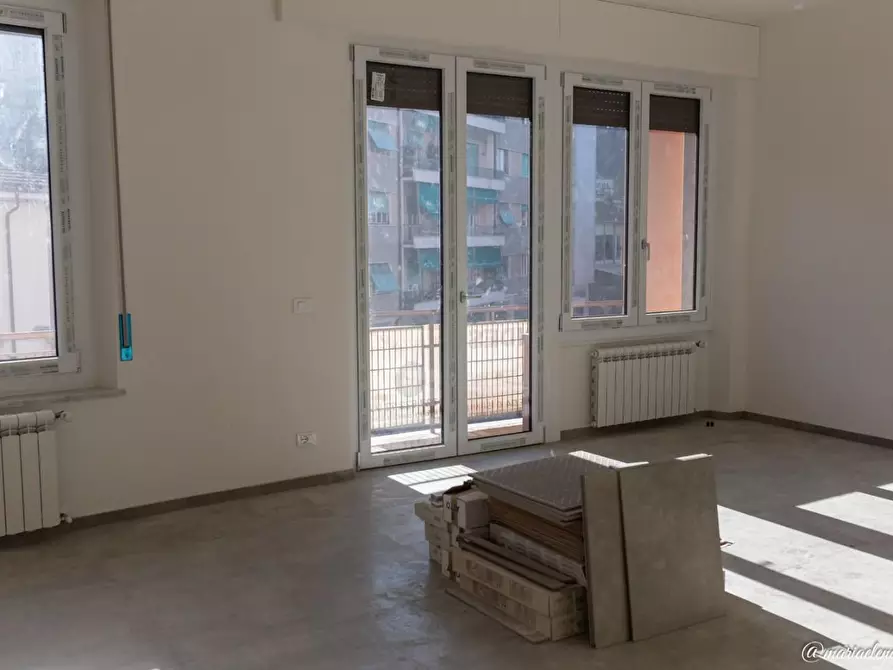 Immagine 10 di Appartamento in vendita  a Carrara