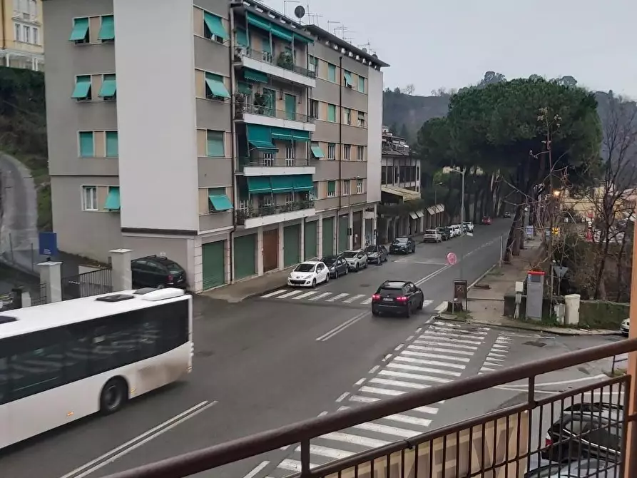 Immagine 3 di Appartamento in vendita  a Carrara