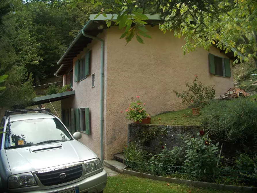 Immagine 4 di Rustico / casale in vendita  a Stazzema